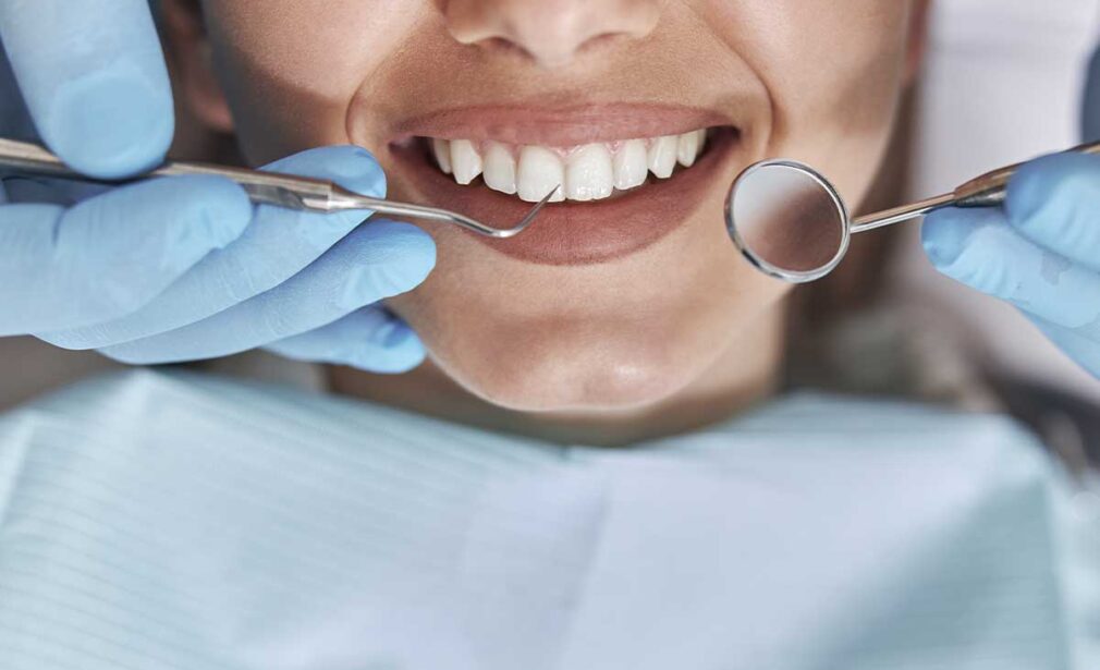 Sensibilidade nos dentes: por que dói tomar gelado e quando vira problema sério